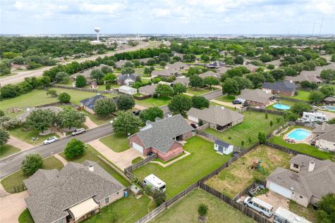 429 W Wall Street Hewitt TX 76643