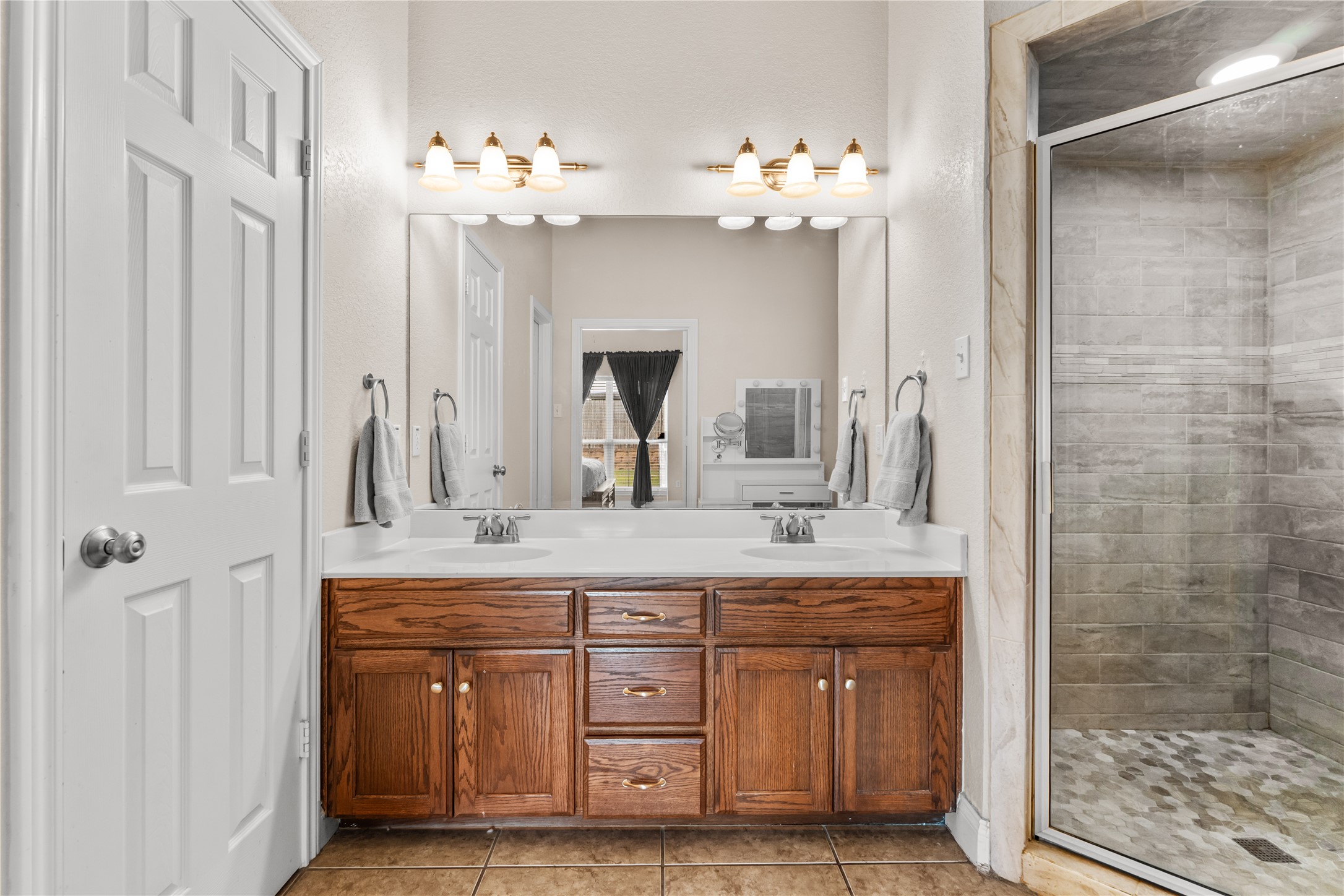429 W Wall Street Hewitt TX 76643