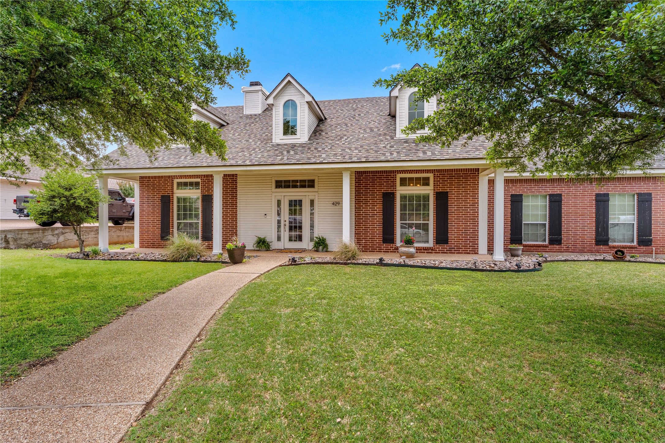429 W Wall Street Hewitt TX 76643