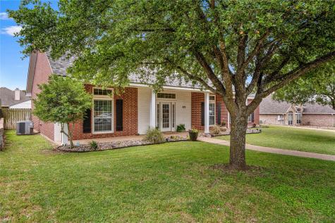429 W Wall Street Hewitt TX 76643