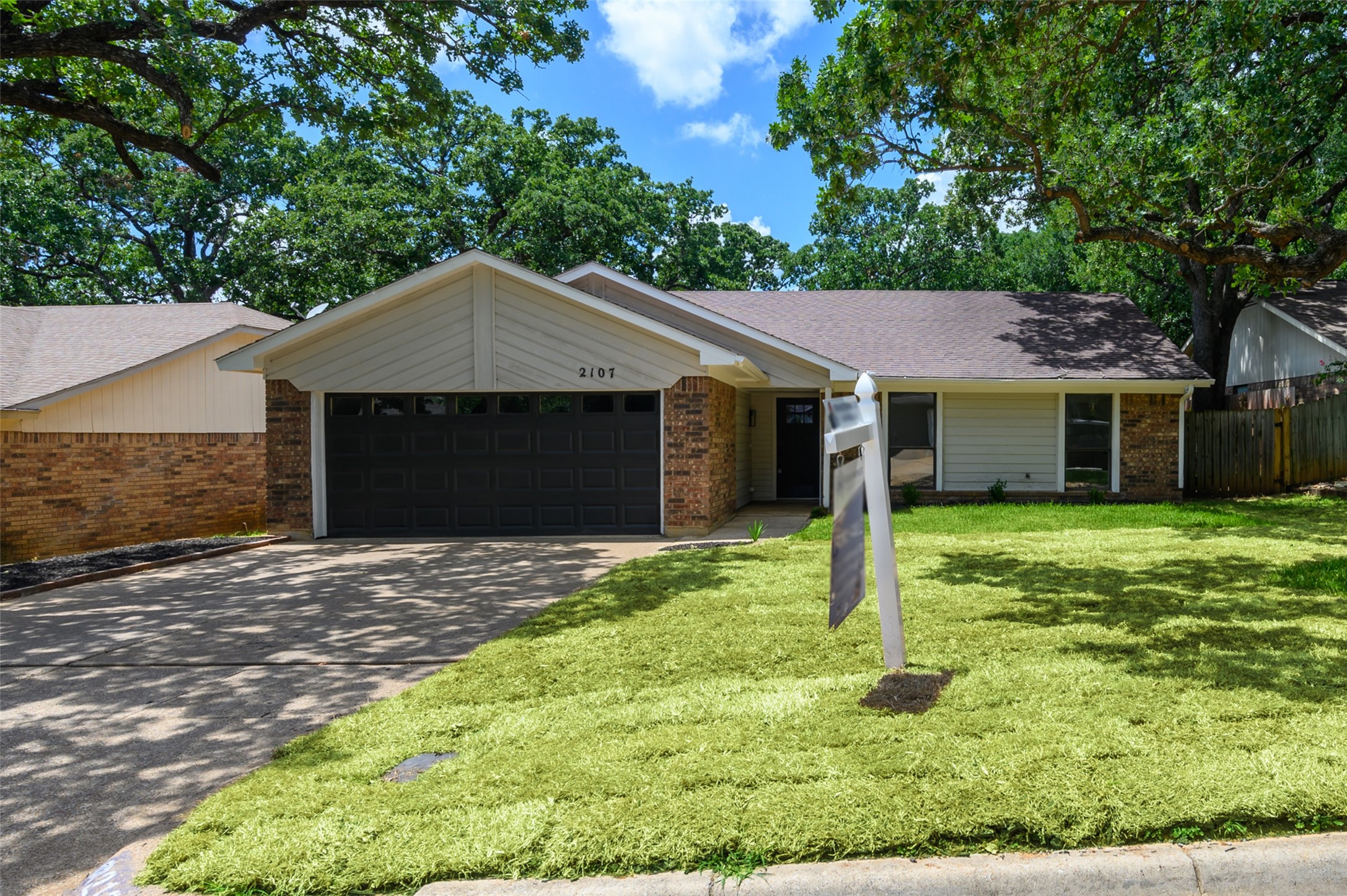 2107 Reverchon Drive Arlington TX 76017