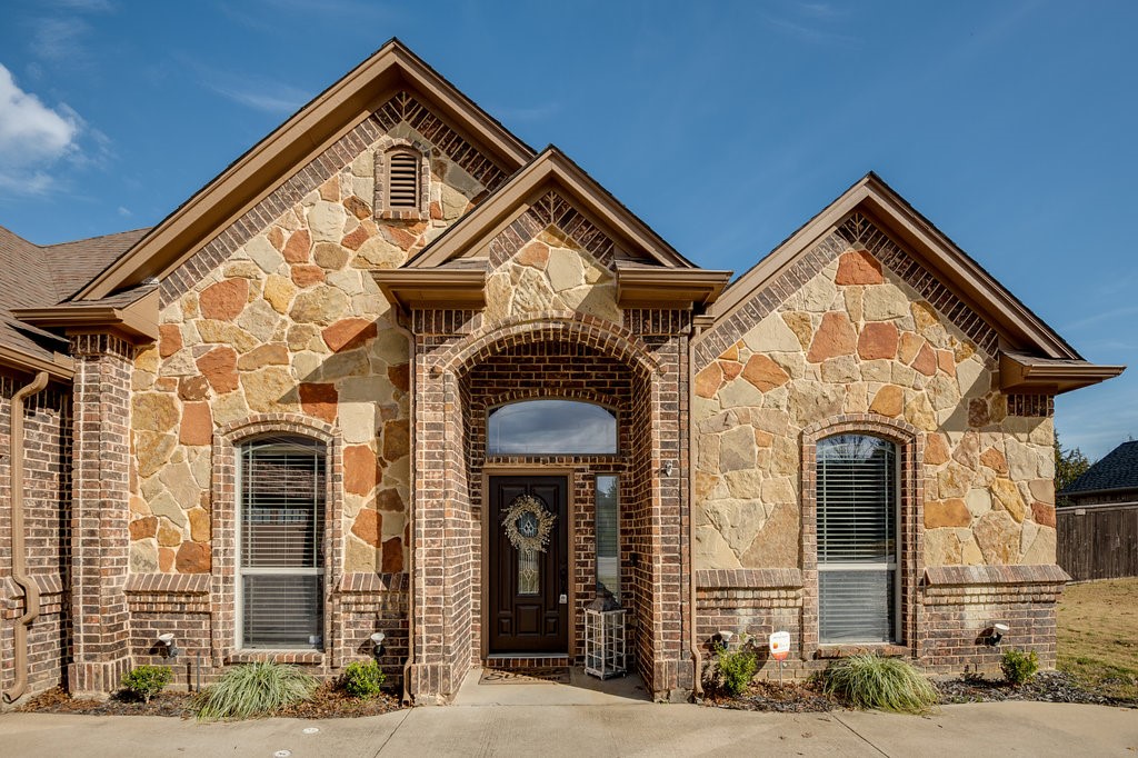 822 Pecos Court Mansfield TX 76063