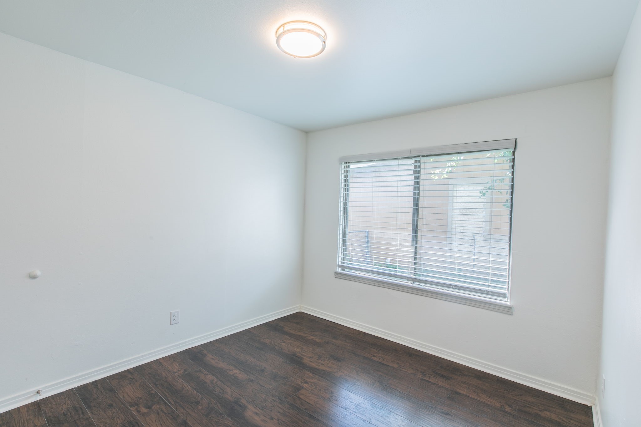 521 Willow Way Mcgregor TX 76657