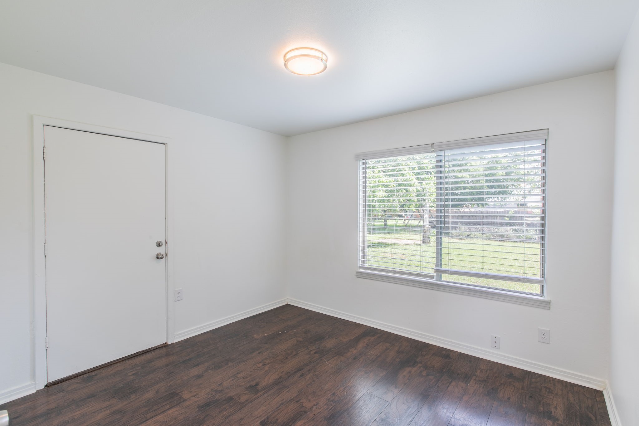 521 Willow Way Mcgregor TX 76657
