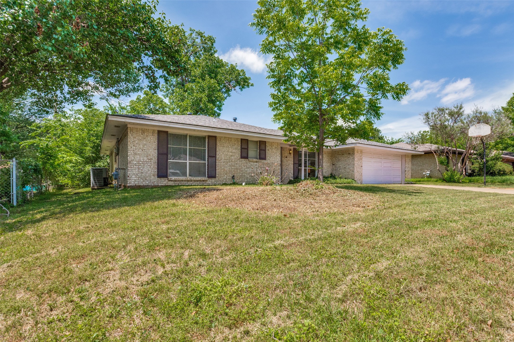 1121 Billie Ruth Lane Hurst TX 76053