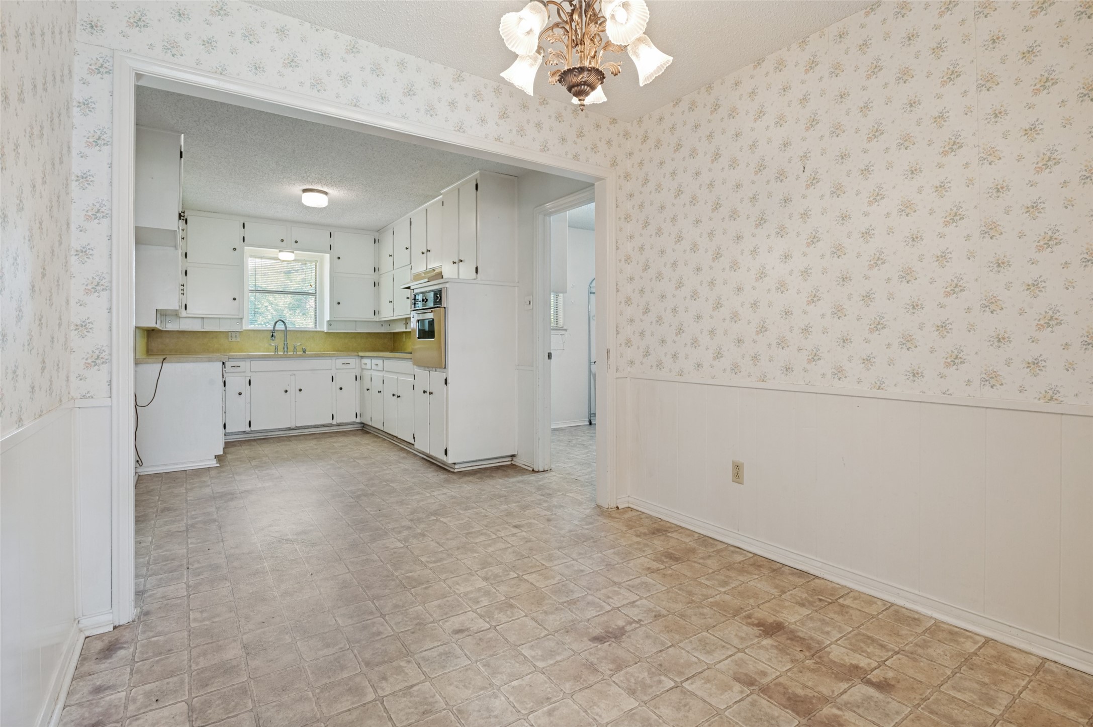 1121 Billie Ruth Lane Hurst TX 76053