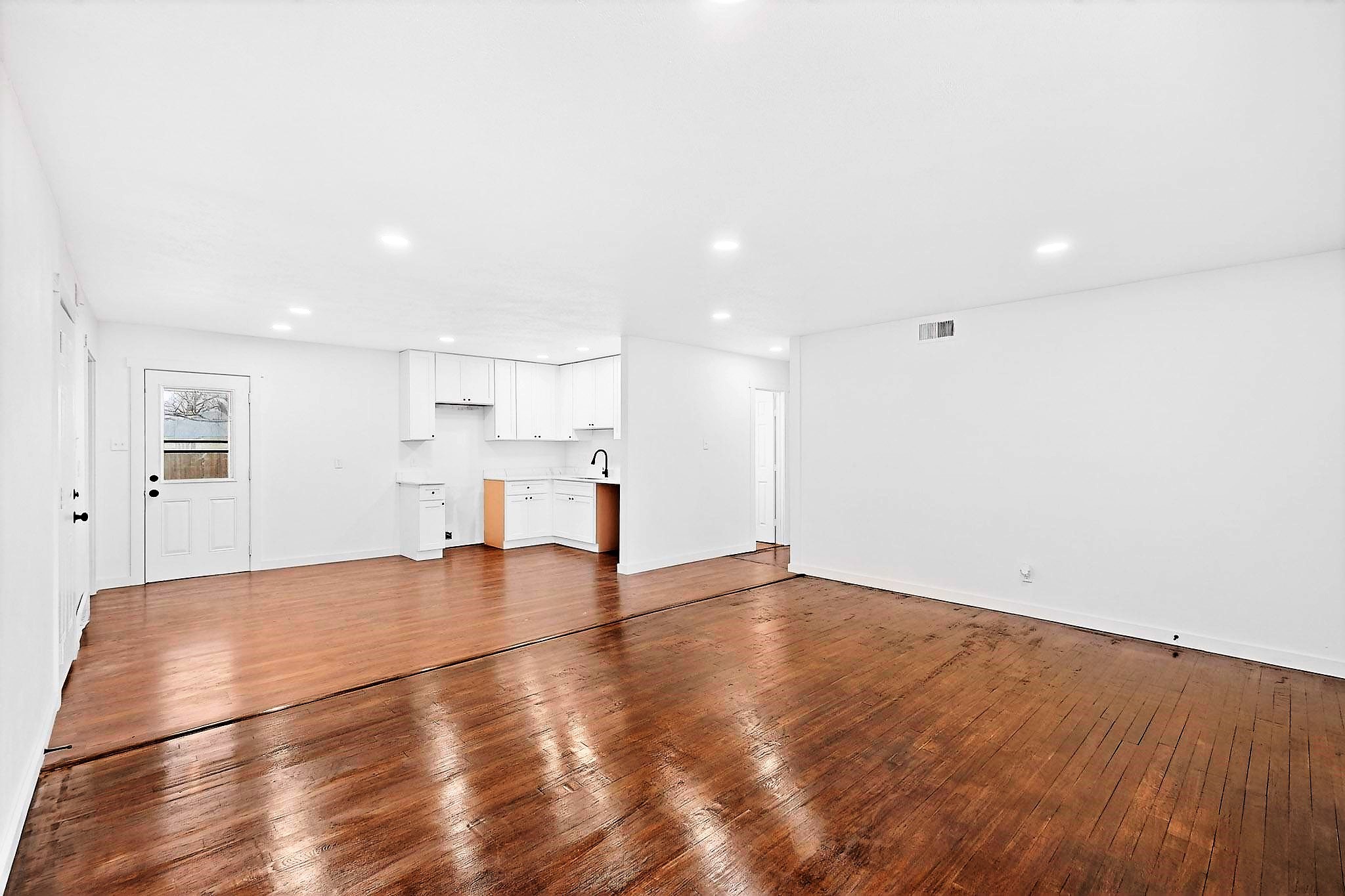1816 Ellington Drive Fort Worth TX 76112