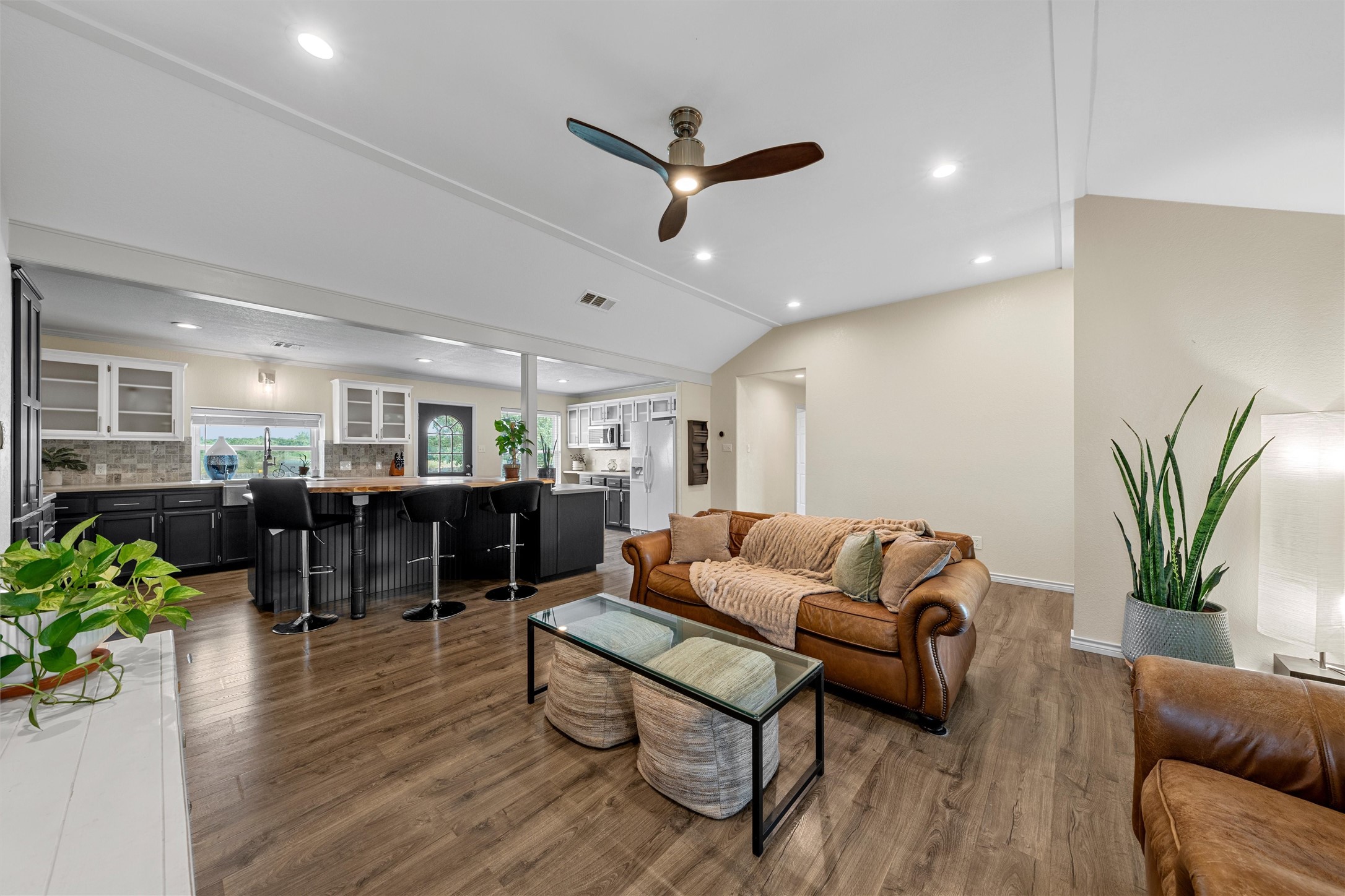 105 James Wesley Drive Robinson TX 76706
