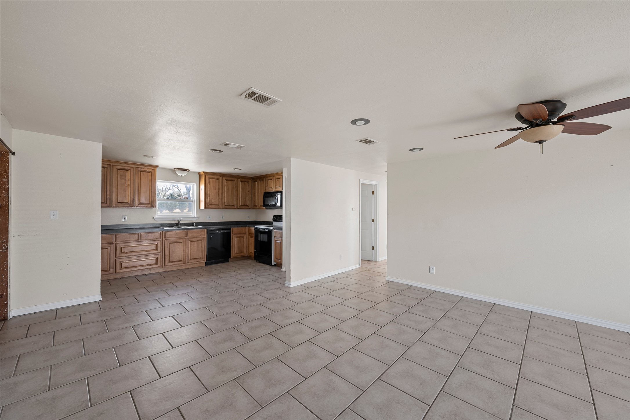 310 S 3rd Street Abbott TX 76621