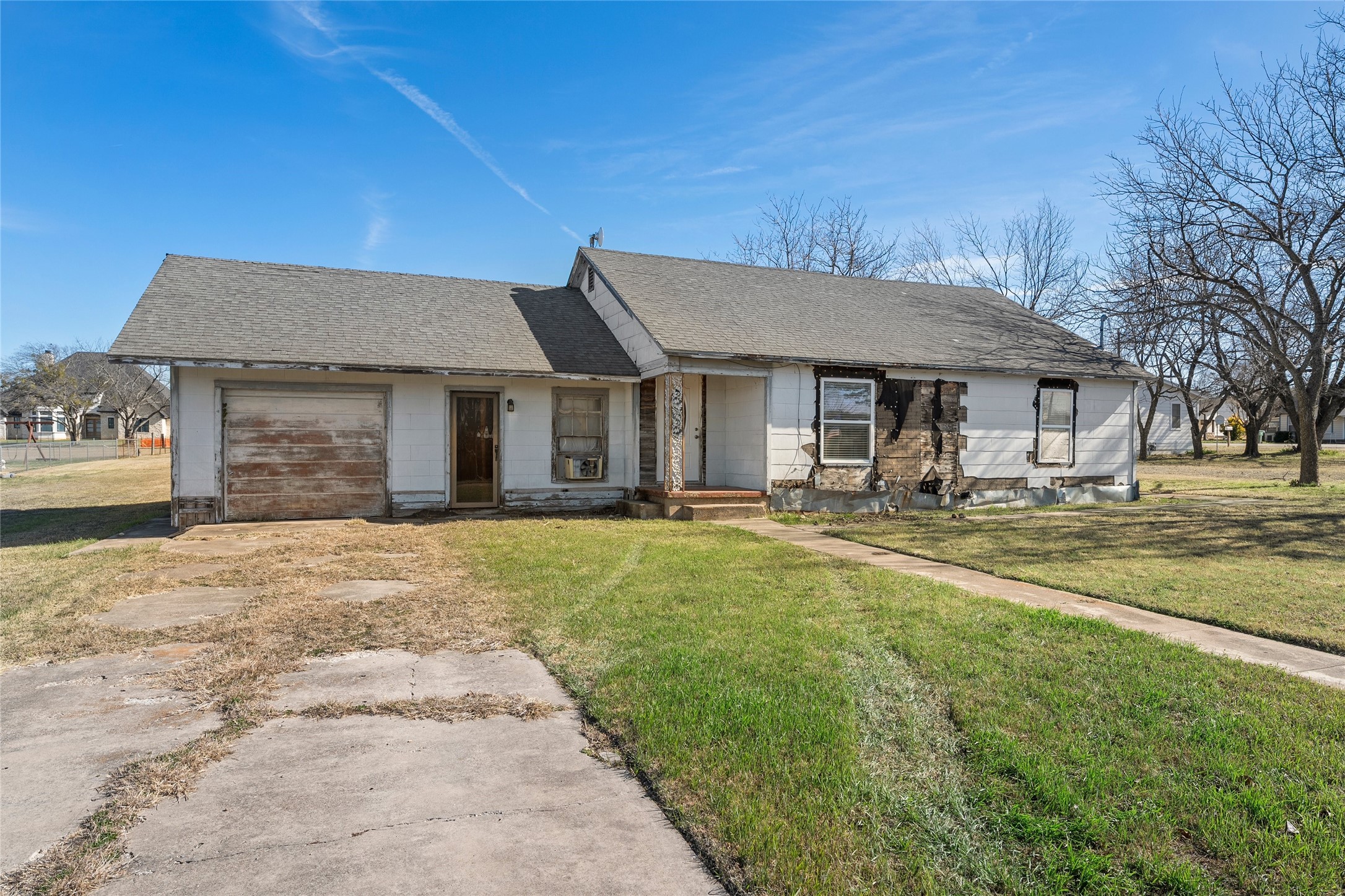 310 S 3rd Street Abbott TX 76621