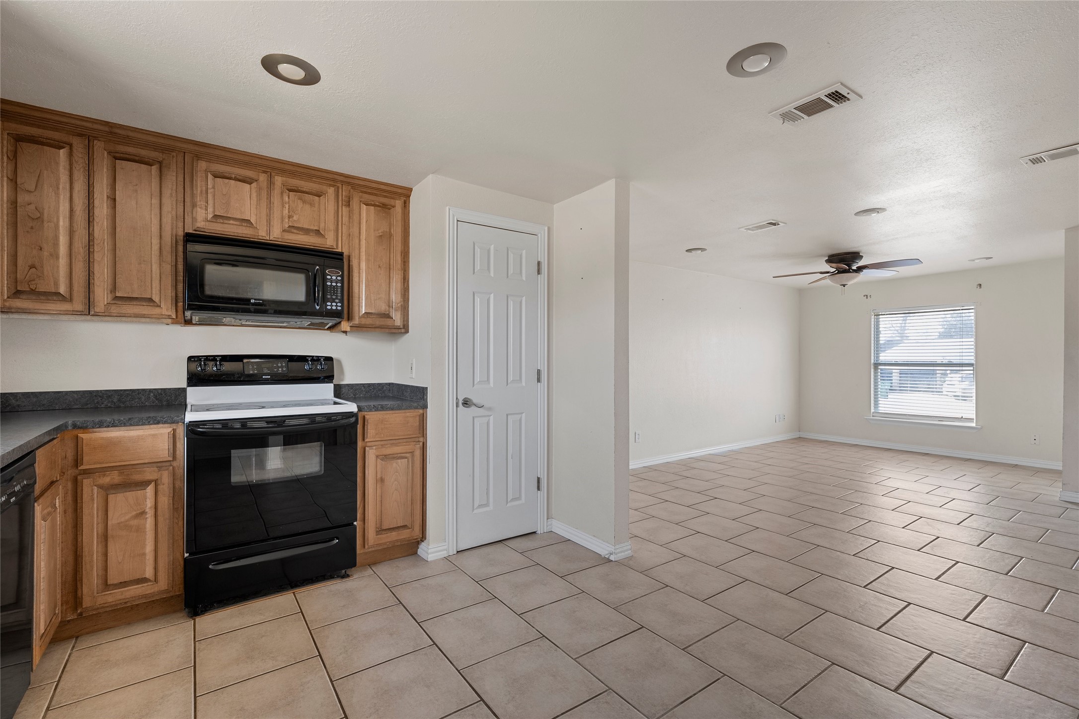 310 S 3rd Street Abbott TX 76621