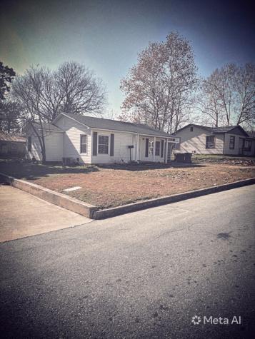 214 E Acheson Street Denison TX 75021
