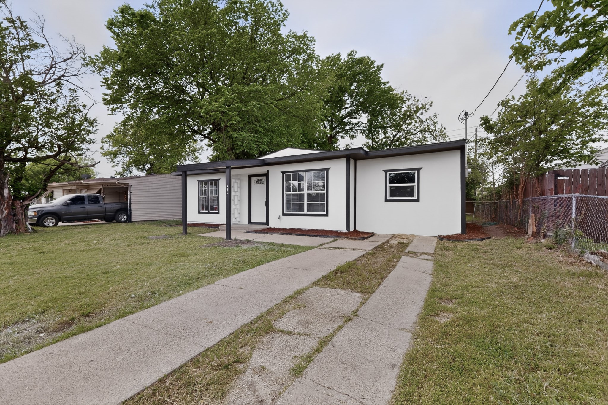 930 Shawnee Trace Grand Prairie TX 75051