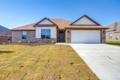 207 Bayless Avenue Godley TX 76044