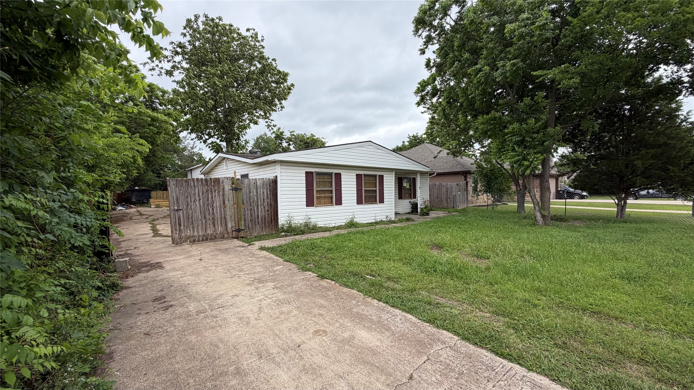 501 Crest Hill Drive Mesquite TX 75149