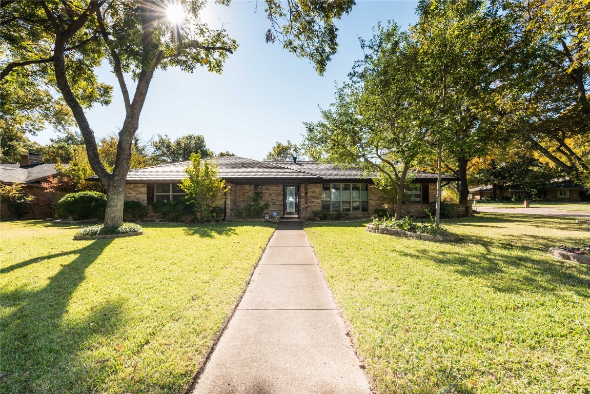 2117 Vega Court Grand Prairie TX 75050