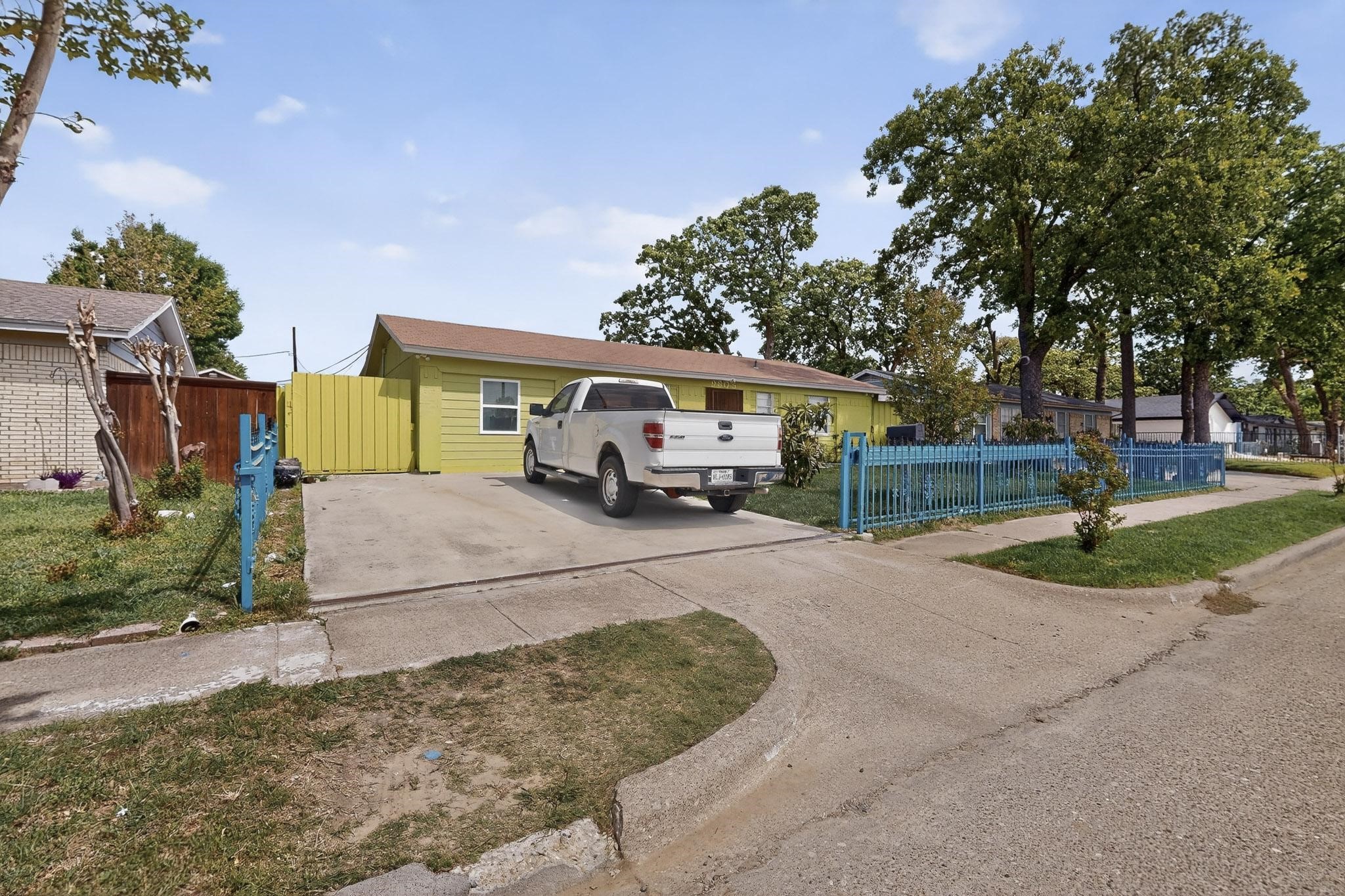 9805 Grady Lane Dallas TX 75217