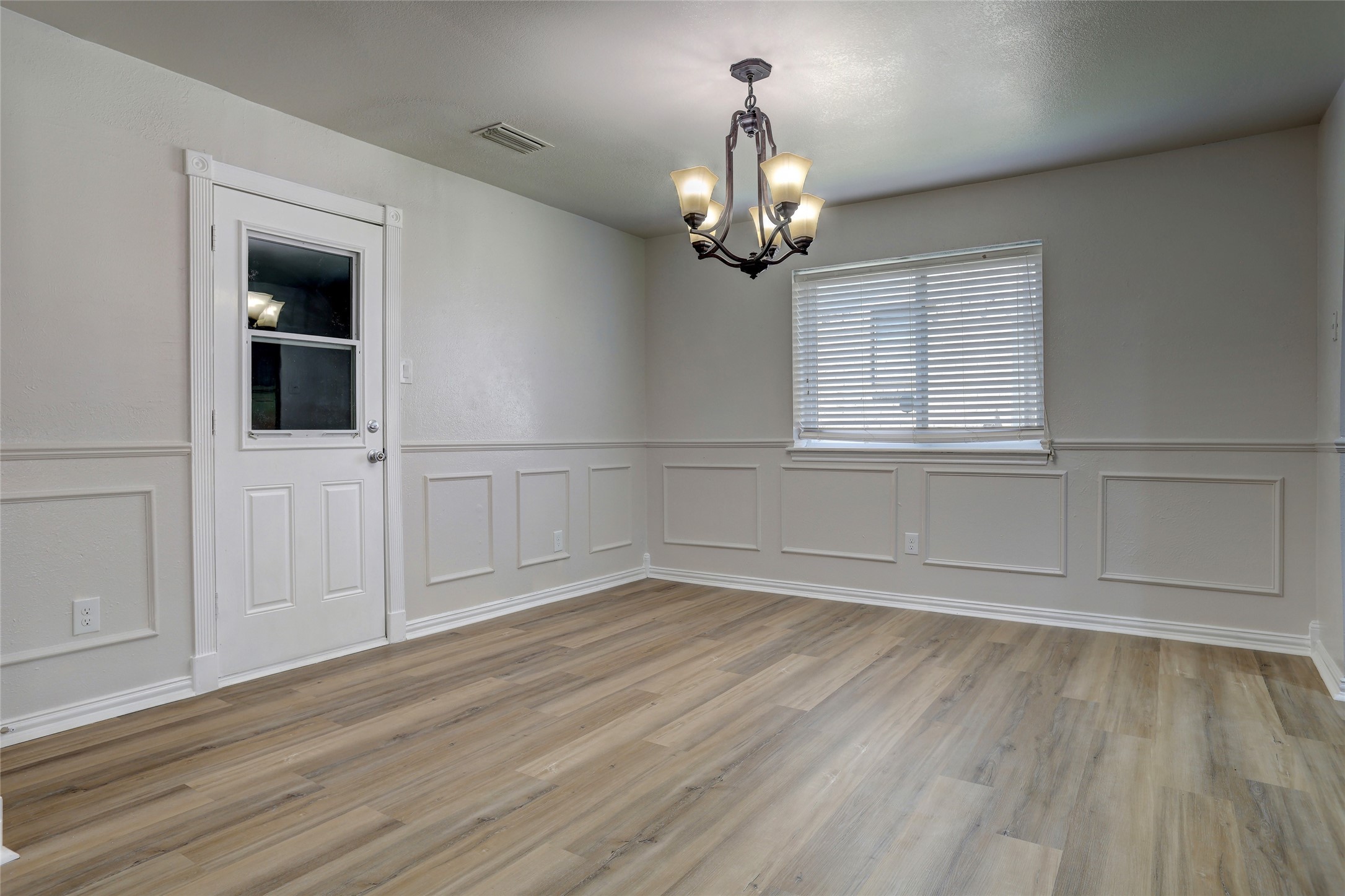 105 Countryside Drive Arlington TX 76014
