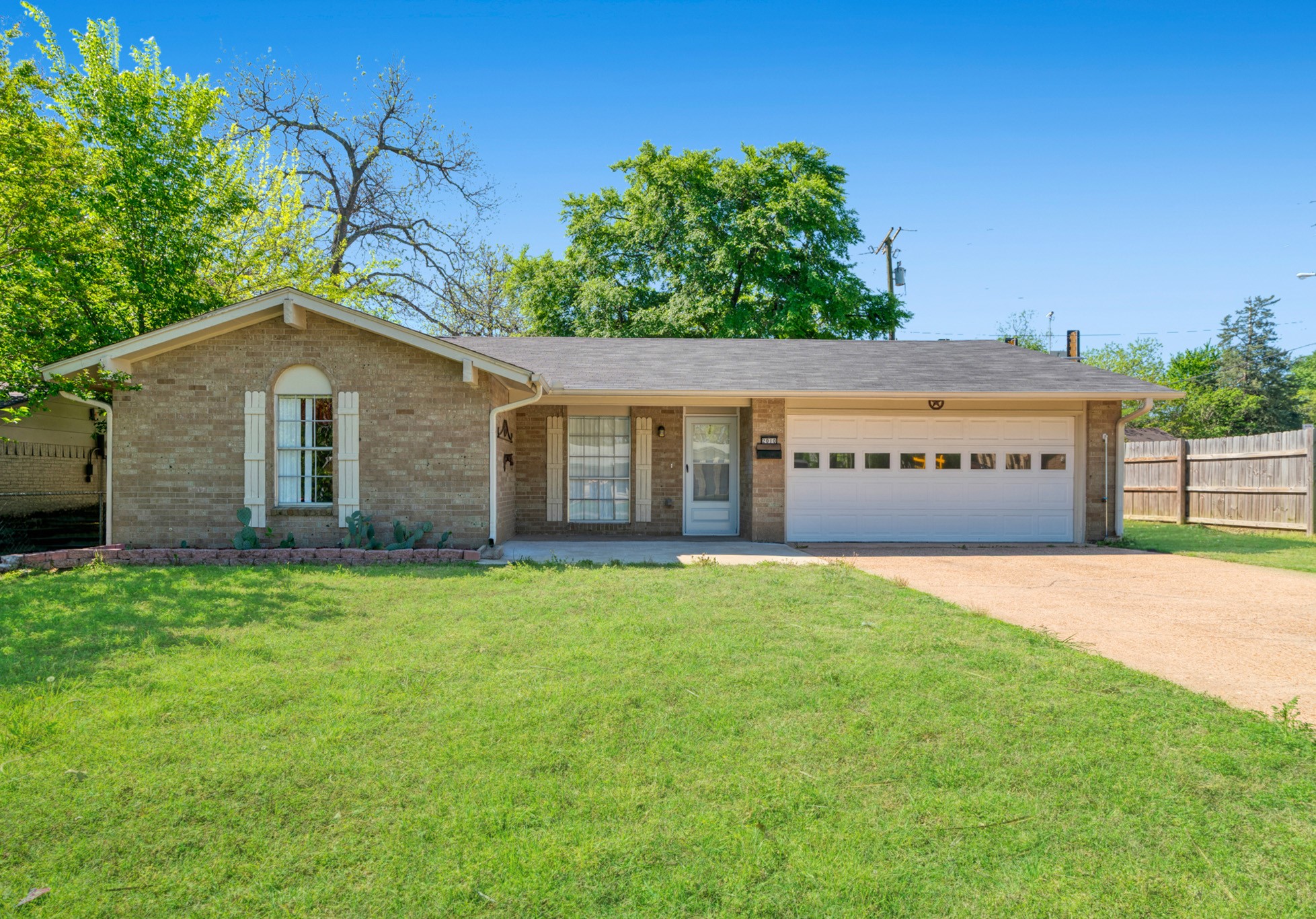 2010 Kyle Drive Paris TX 75460