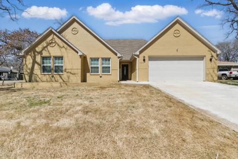 1612 Tanglewood Drive Azle TX 76020