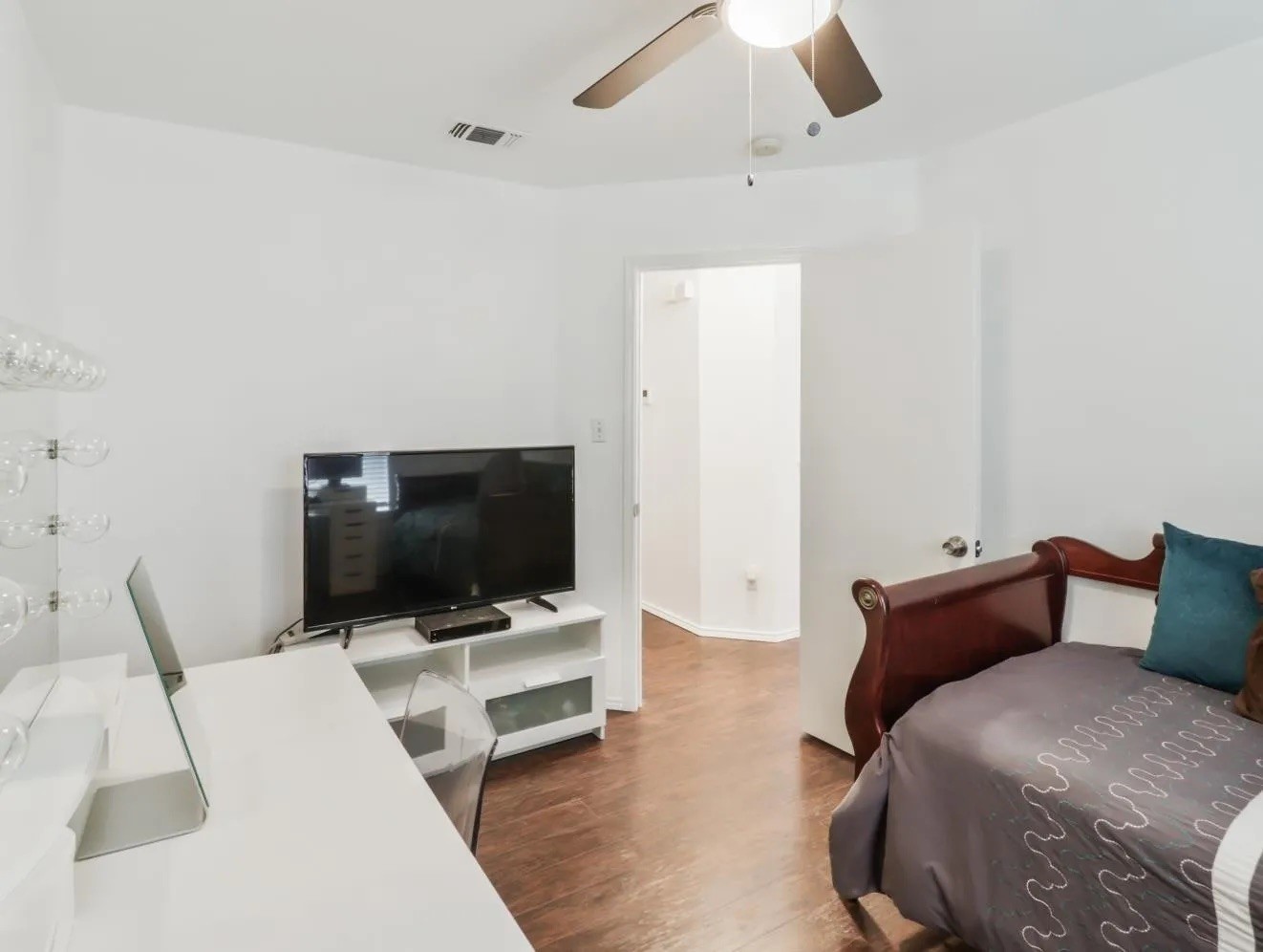 9403 Crimnson Dallas TX 75217