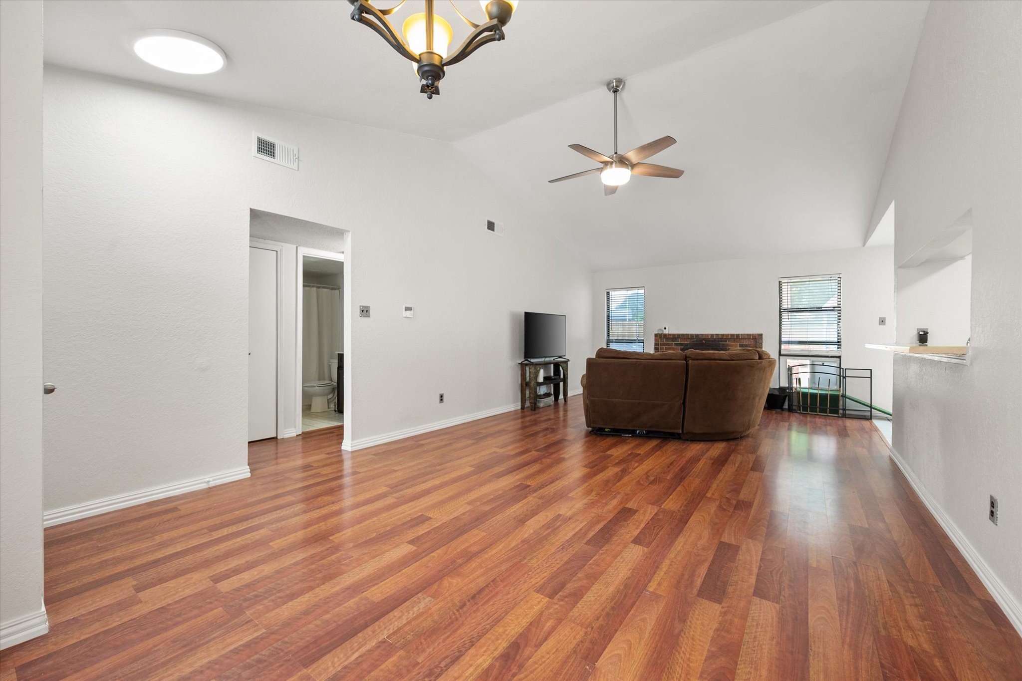 4212 Glen Pines Drive Arlington TX 76016