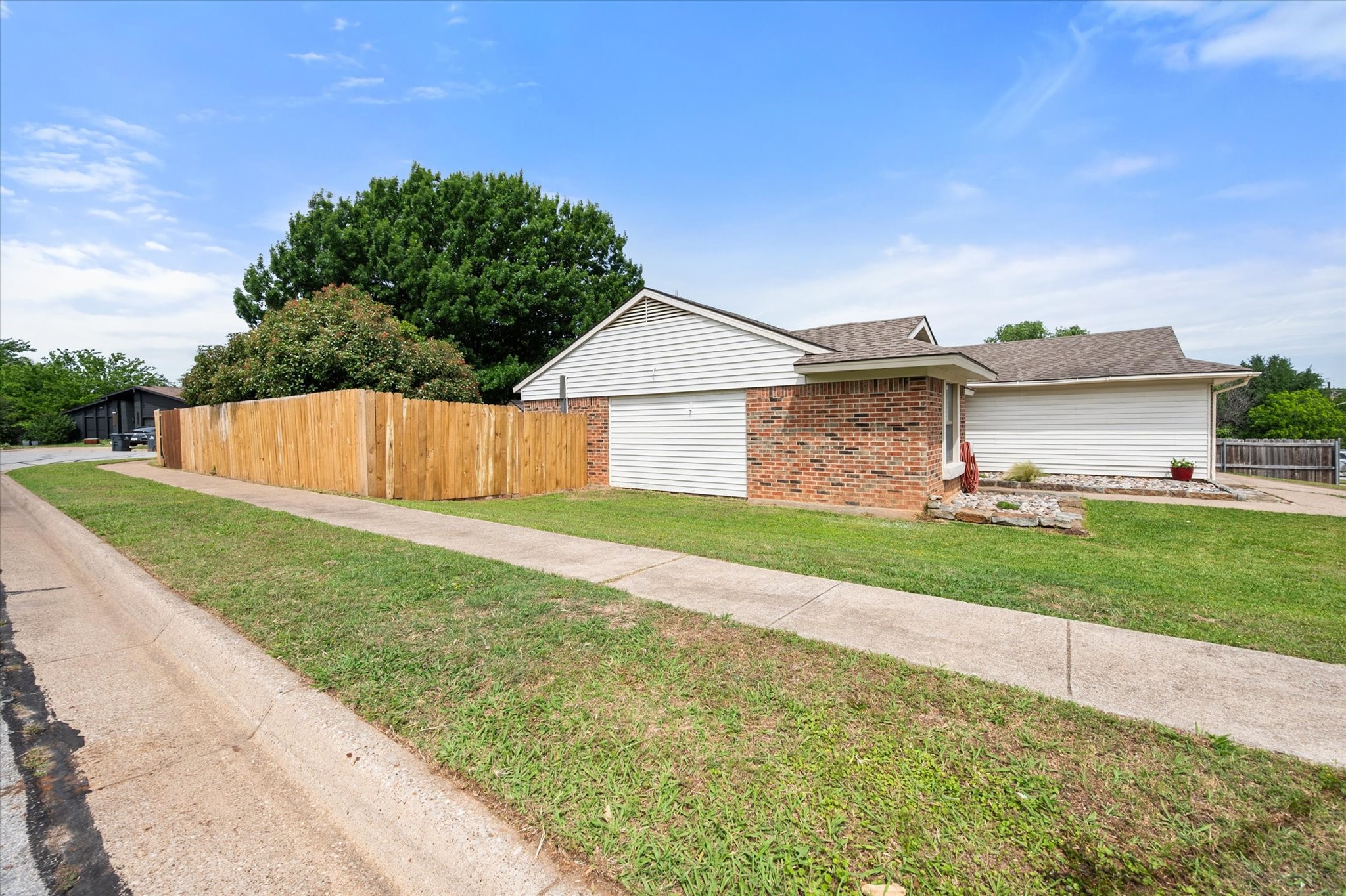 4212 Glen Pines Drive Arlington TX 76016