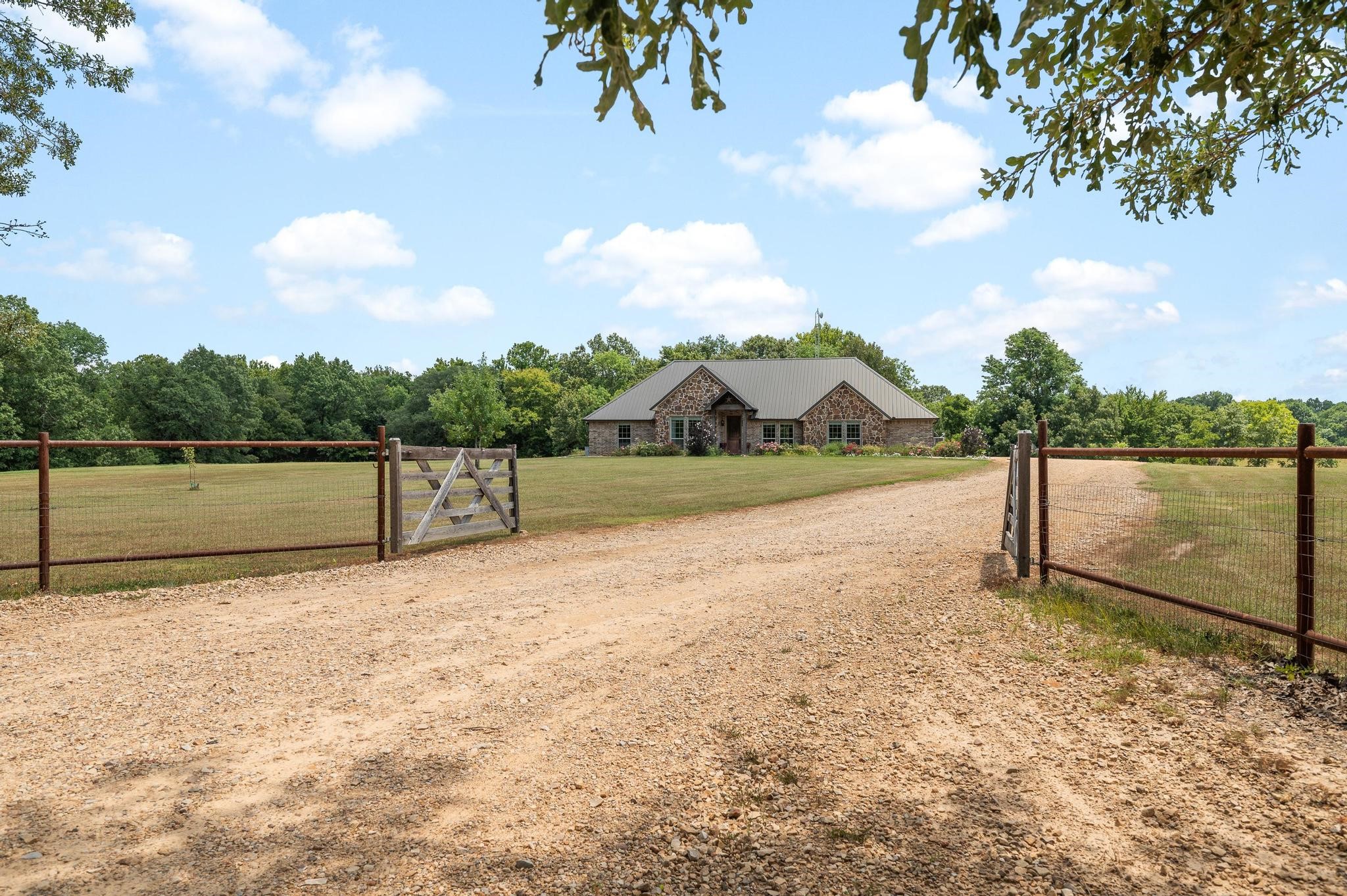 1532 County Road 2800 Honey Grove TX 75446