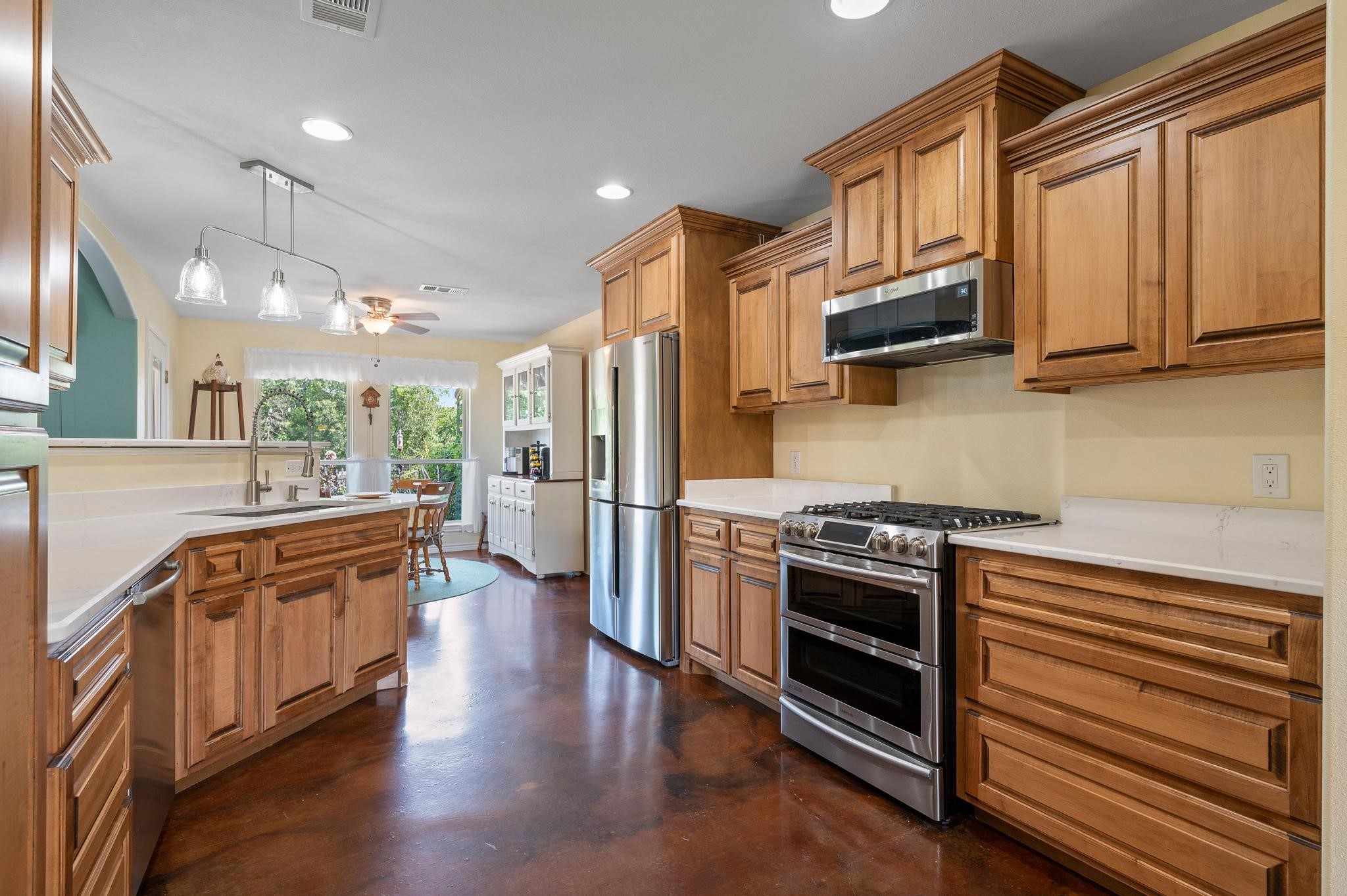 1532 County Road 2800 Honey Grove TX 75446