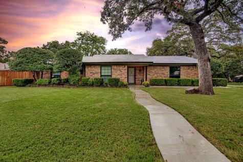 700 NW Hillery Street Burleson TX 76028