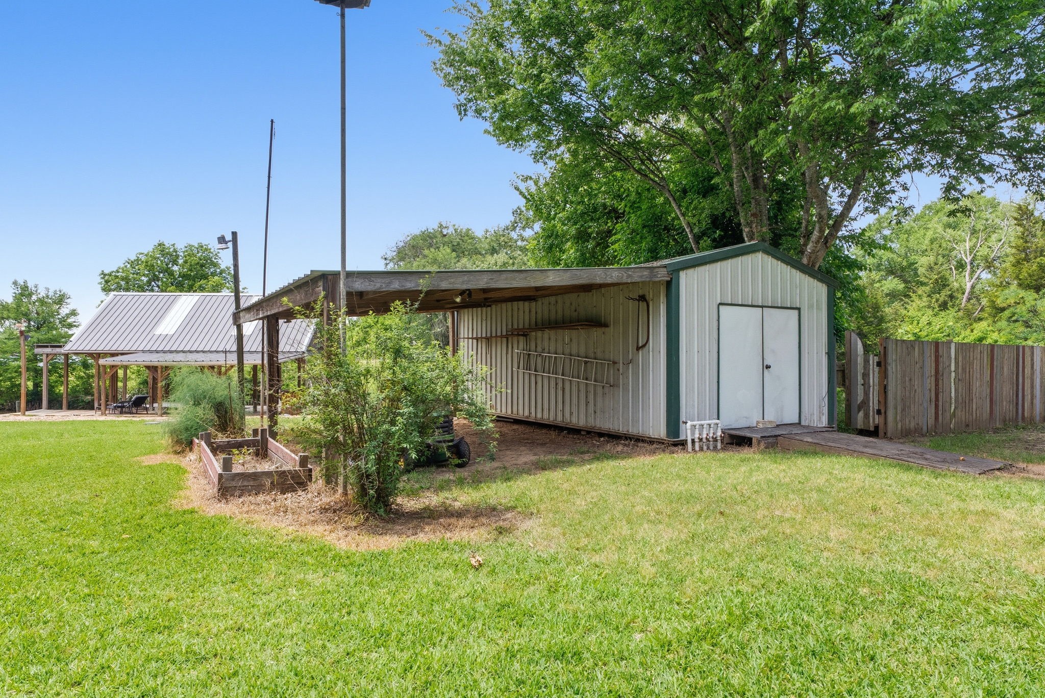 16285 W County Road 189 Flint TX 75762