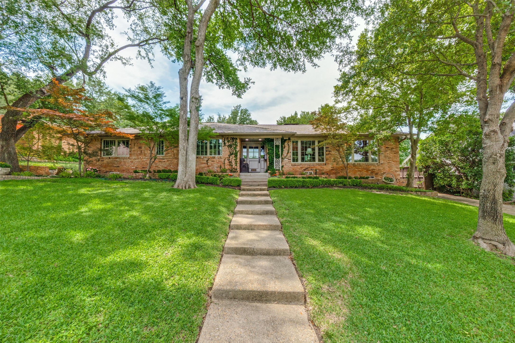 6828 Hyde Park Drive Dallas TX 75231