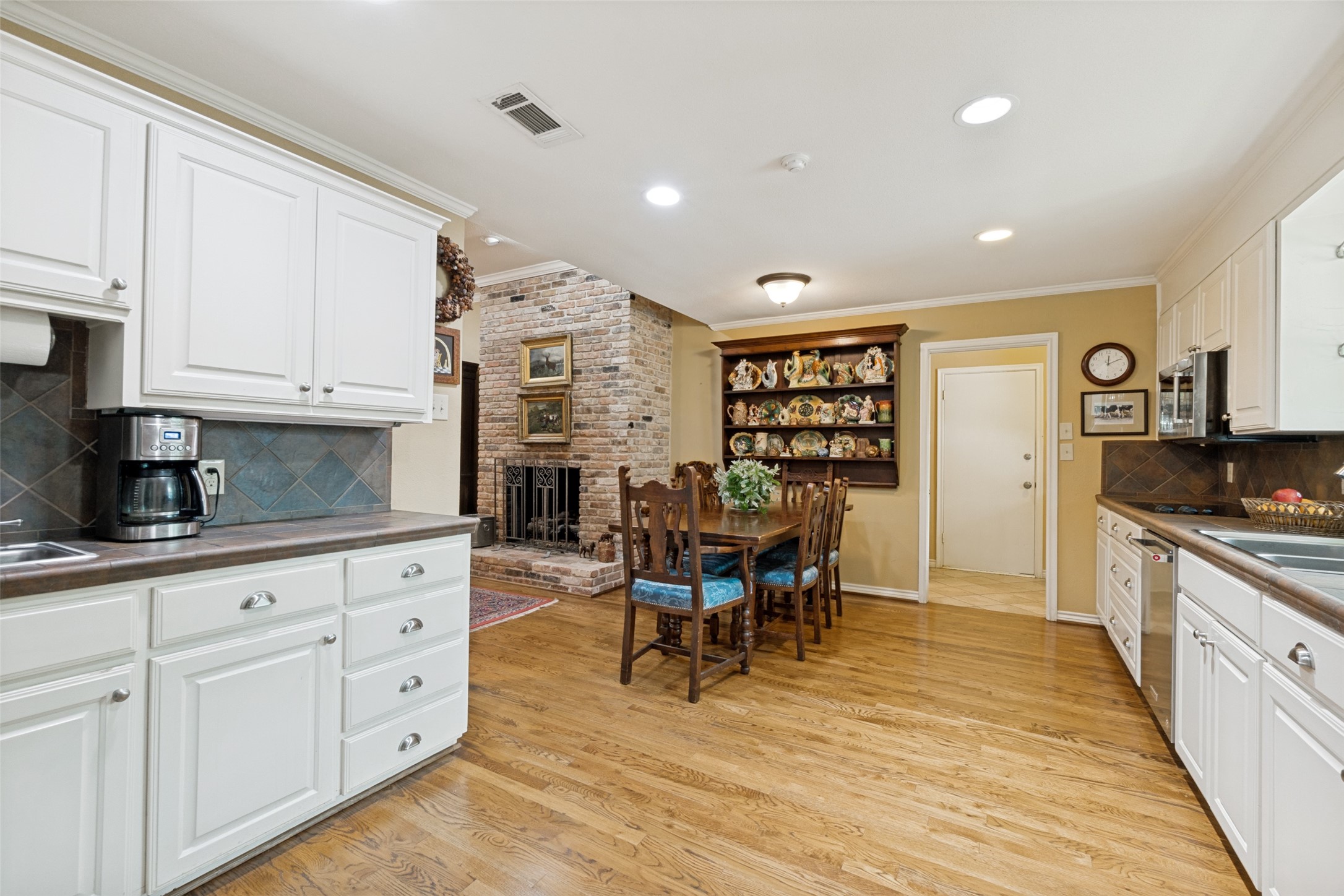 6828 Hyde Park Drive Dallas TX 75231