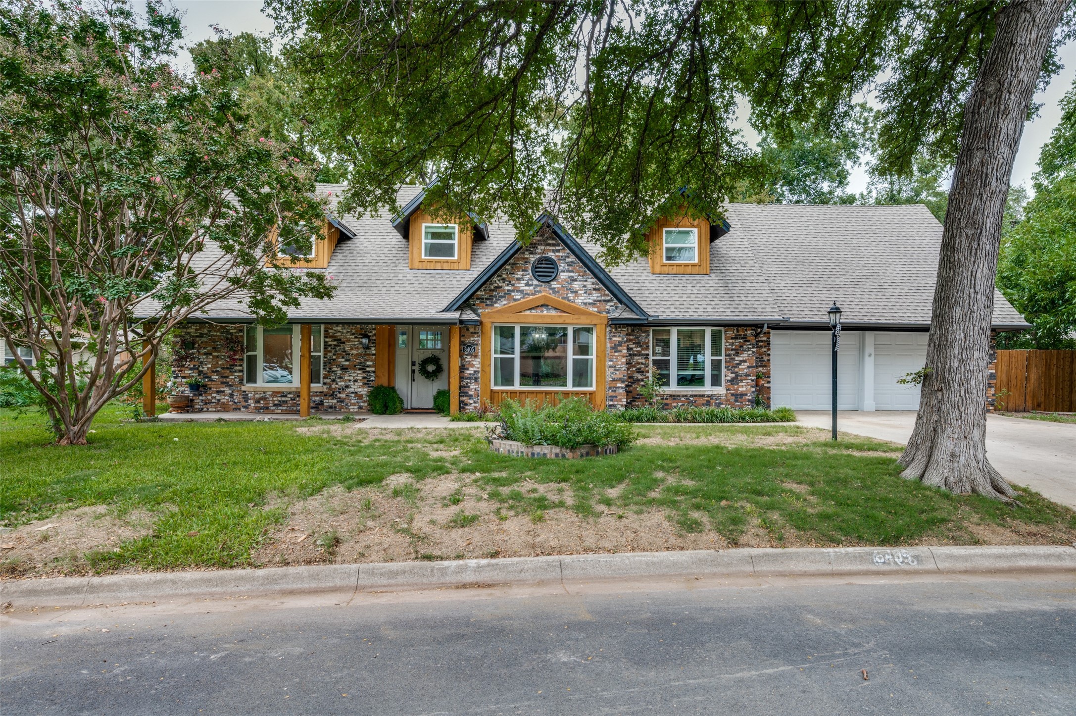 8405 Leo Court Benbrook TX 76116