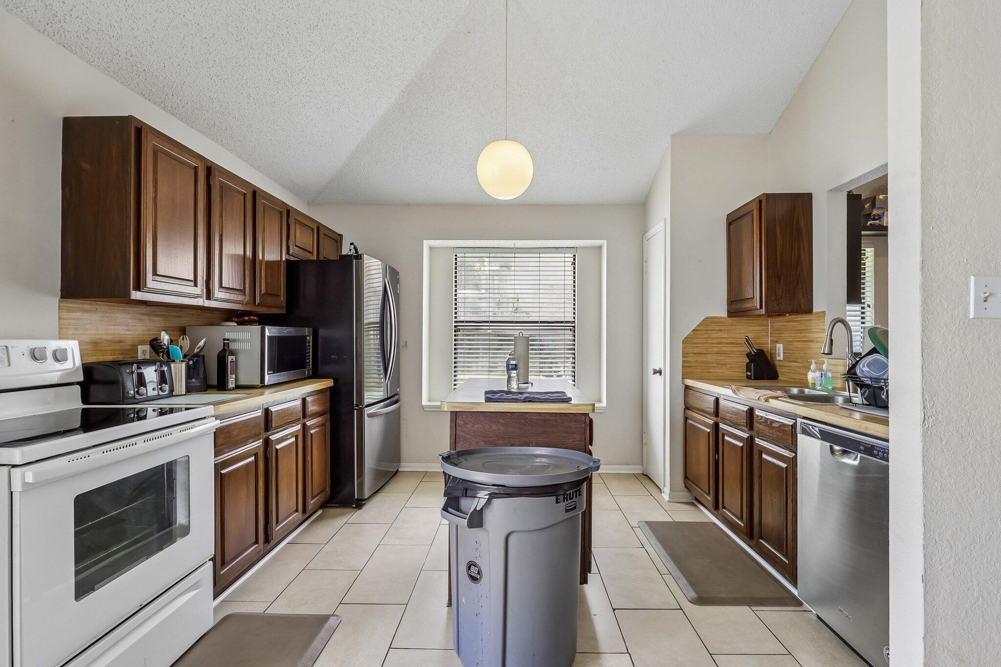 5505 Oak Brook Road Arlington TX 76016