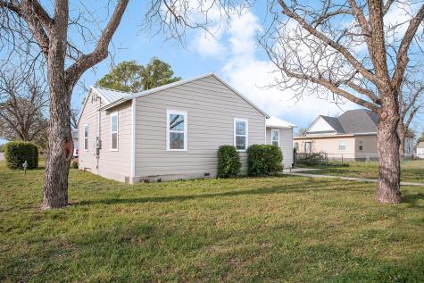 201 W Pearl Street Brady TX 76825
