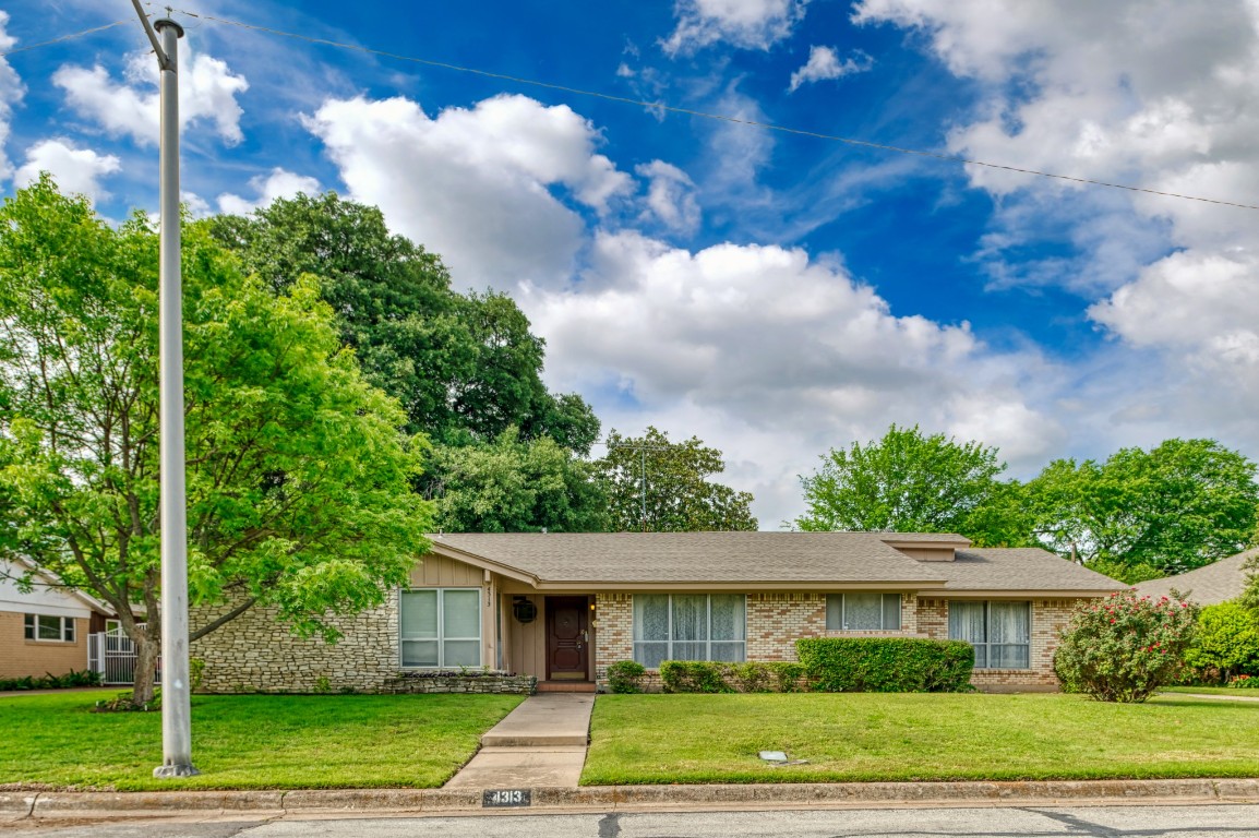 4313 Lanark Avenue Fort Worth TX 76109