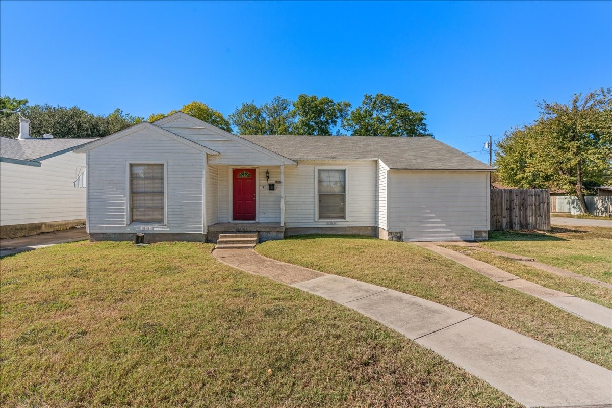 1102 Ralph Street Grand Prairie TX 75051