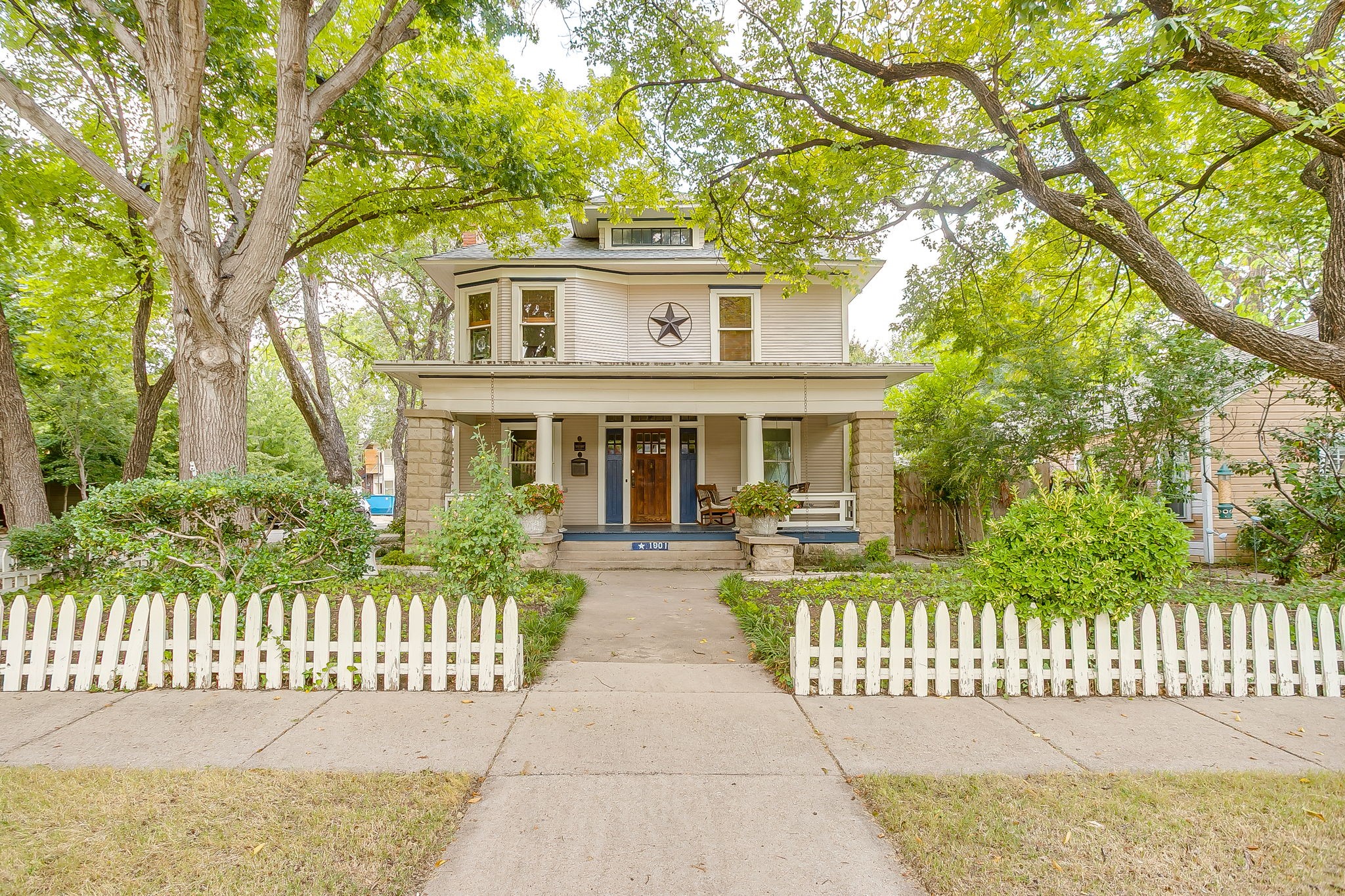 1901 Fairmount Avenue Fort Worth TX 76110
