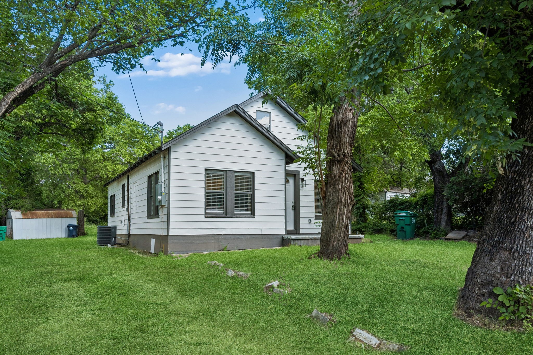 806 N Ruddell Street Denton TX 76209
