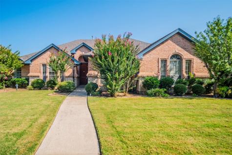 777 Trails End Circle Hurst TX 76054