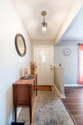 353 Brook Hollow Drive Desoto TX 75115