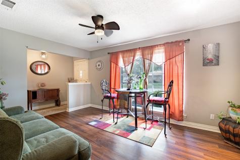 353 Brook Hollow Drive Desoto TX 75115