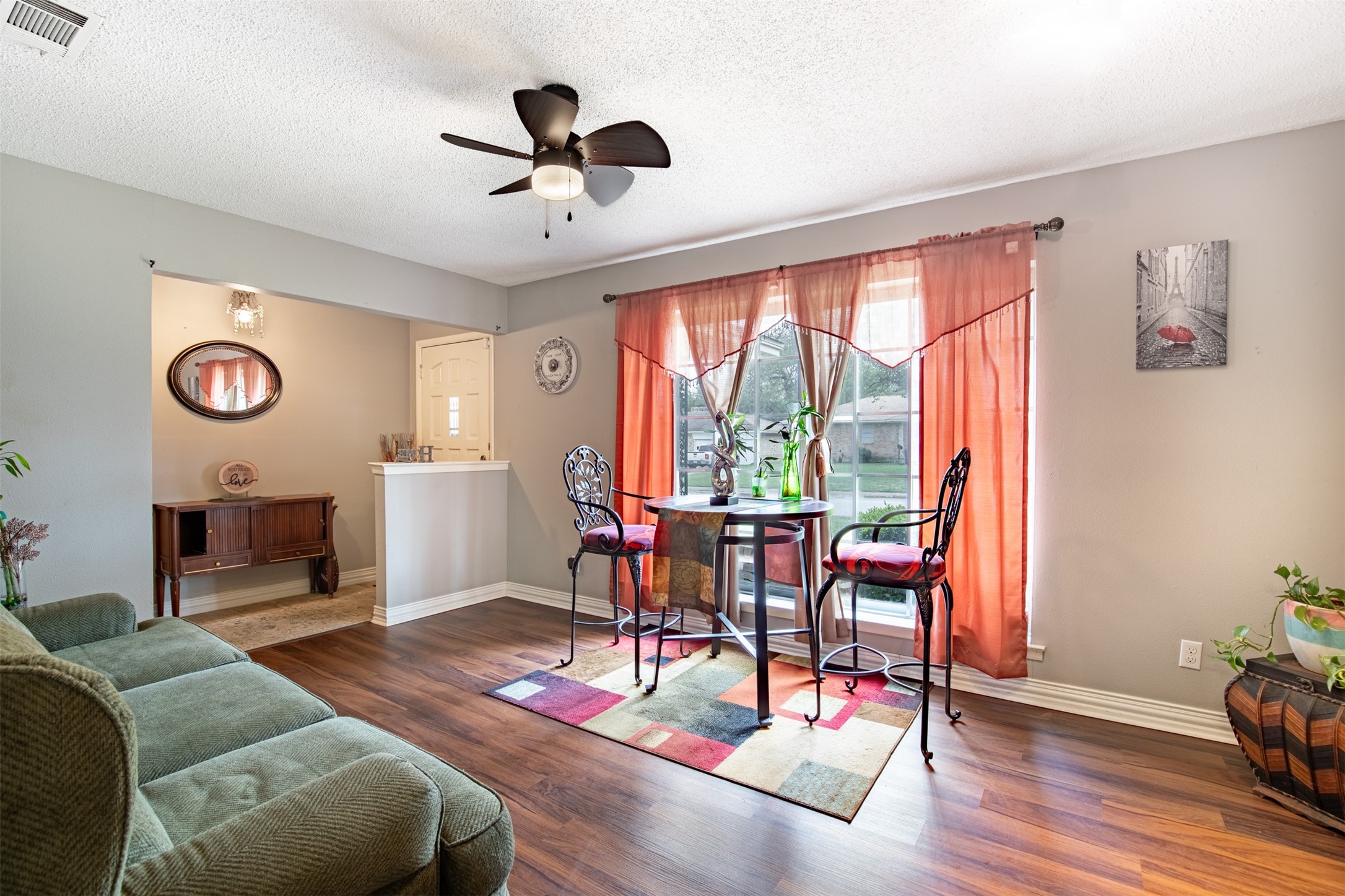 353 Brook Hollow Drive Desoto TX 75115