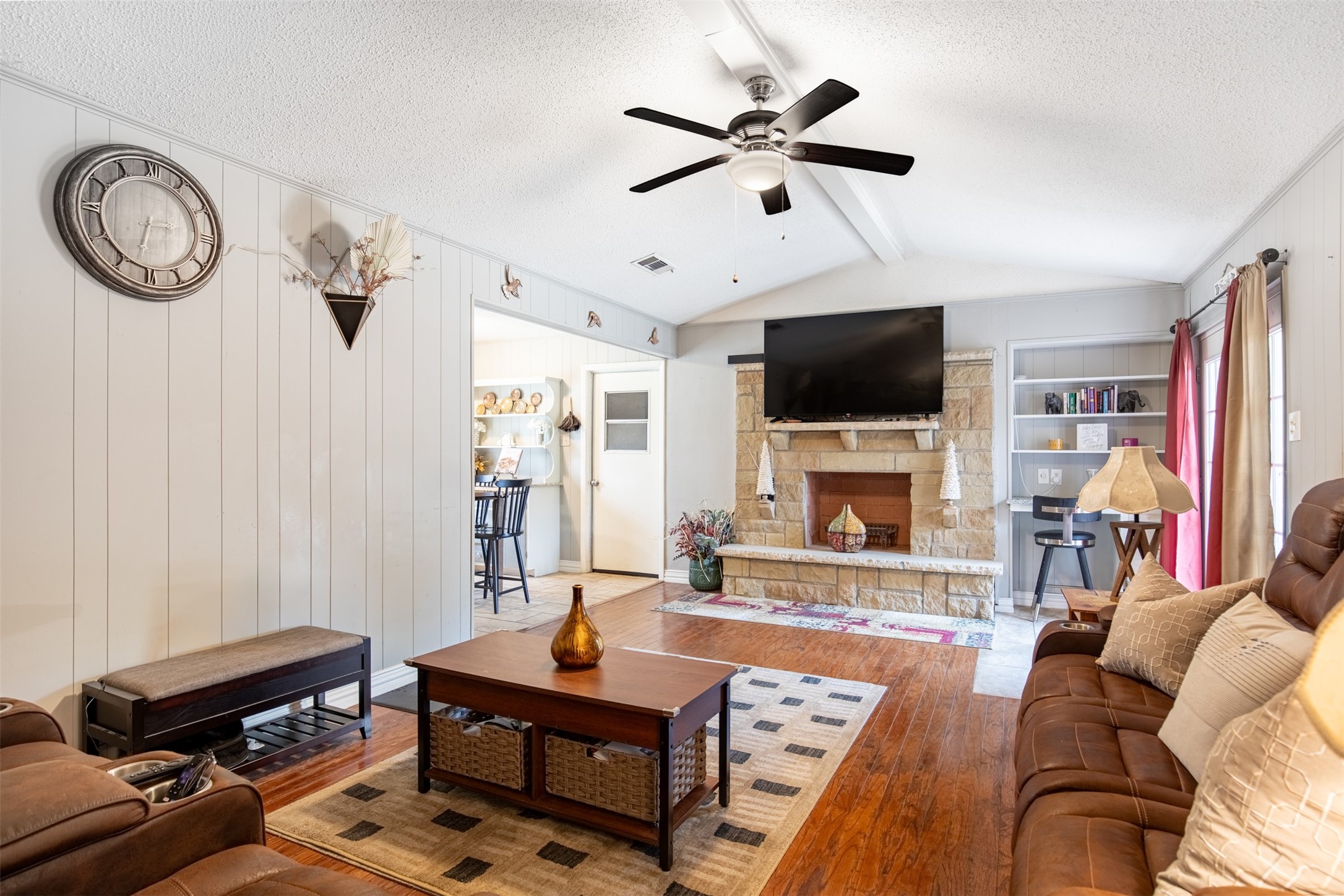 353 Brook Hollow Drive Desoto TX 75115