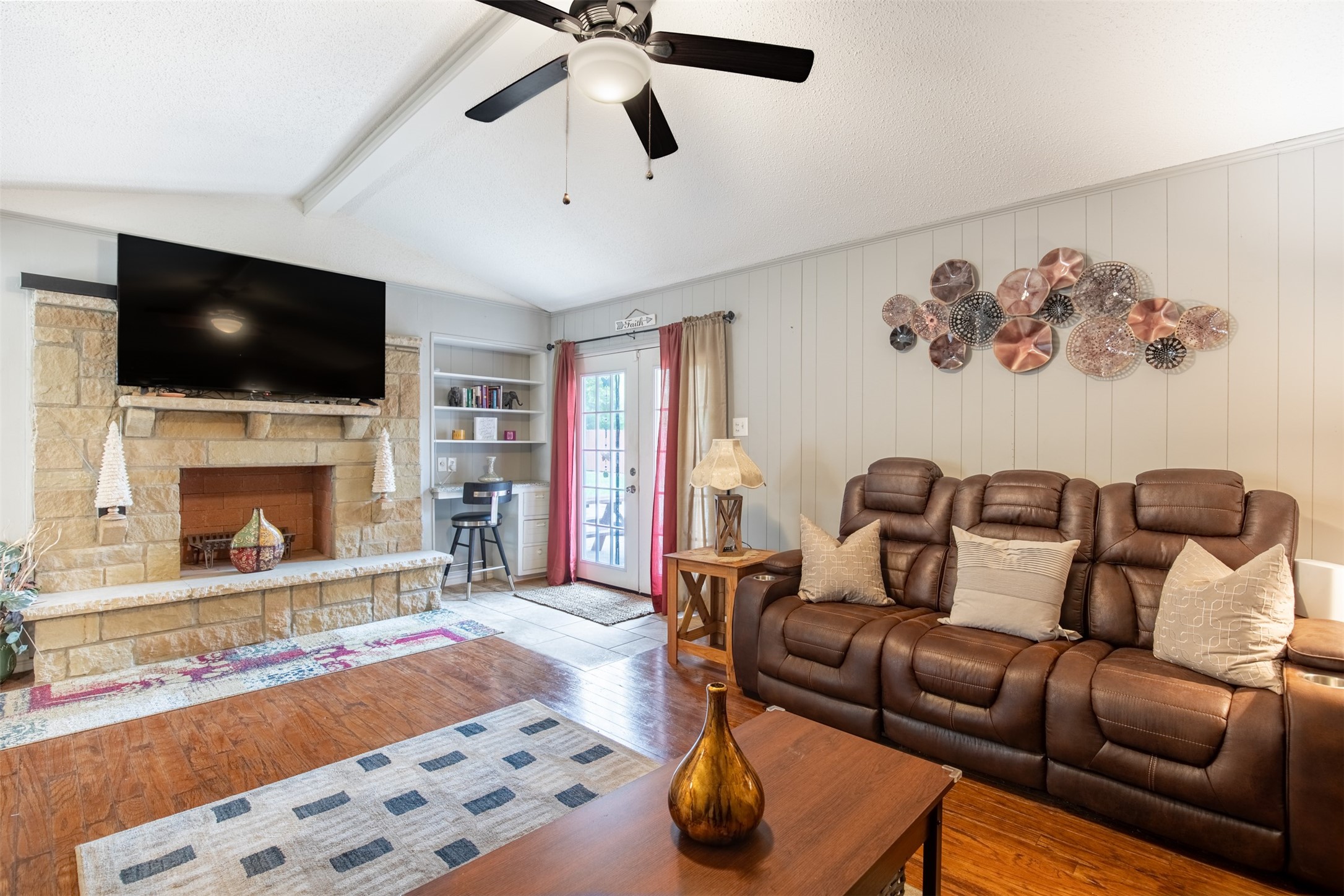 353 Brook Hollow Drive Desoto TX 75115
