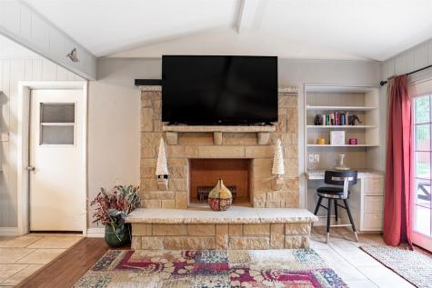 353 Brook Hollow Drive Desoto TX 75115