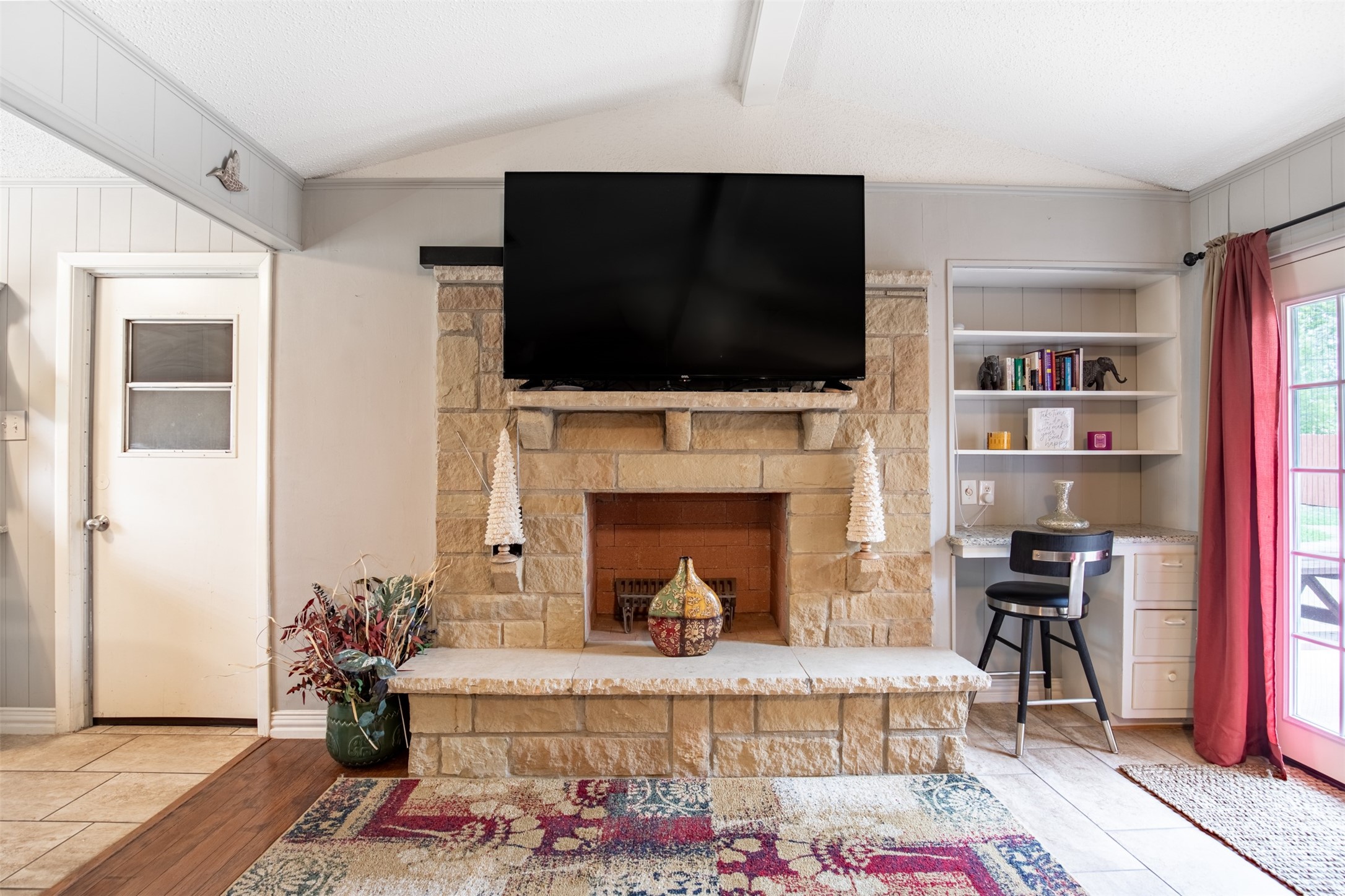 353 Brook Hollow Drive Desoto TX 75115