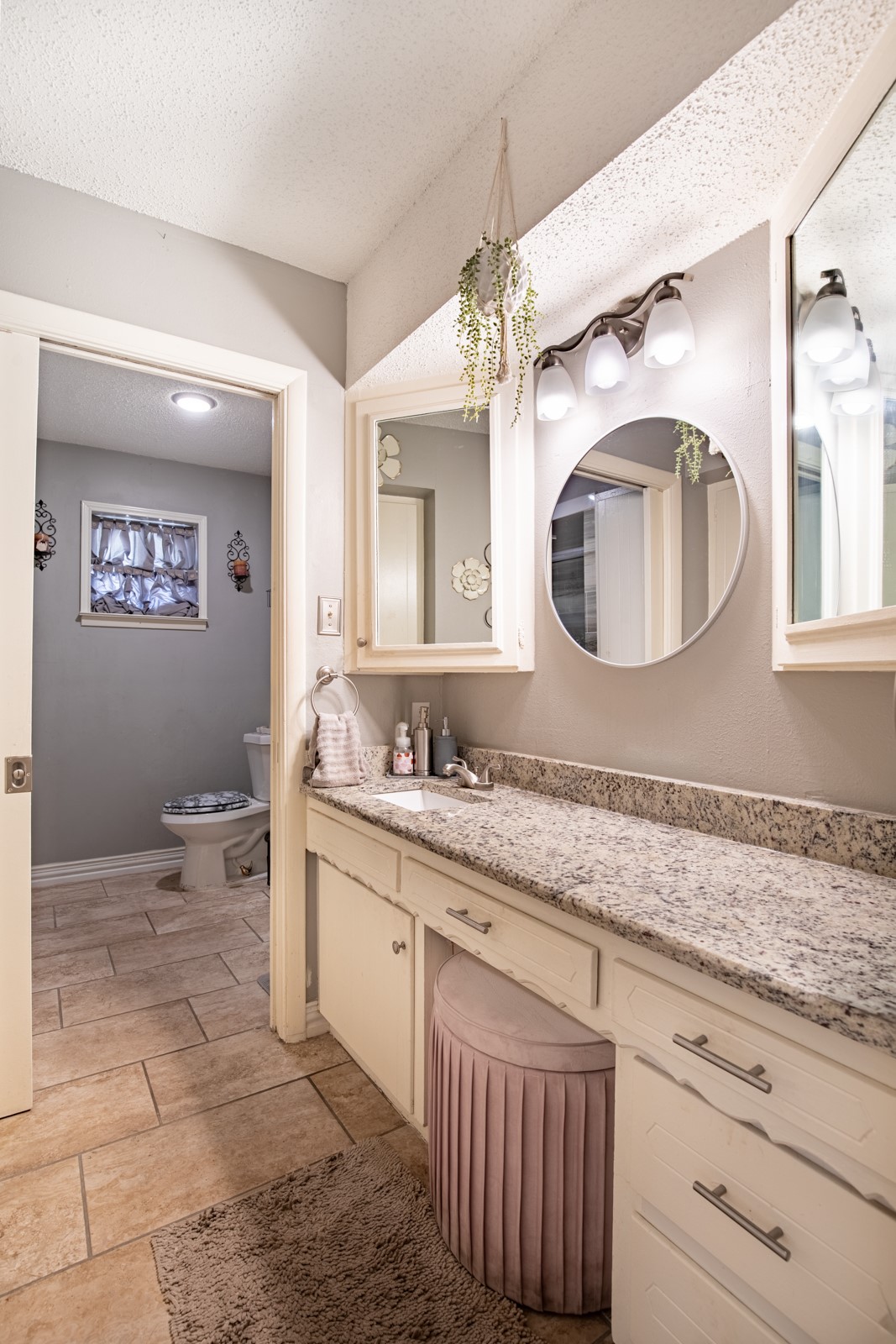 353 Brook Hollow Drive Desoto TX 75115