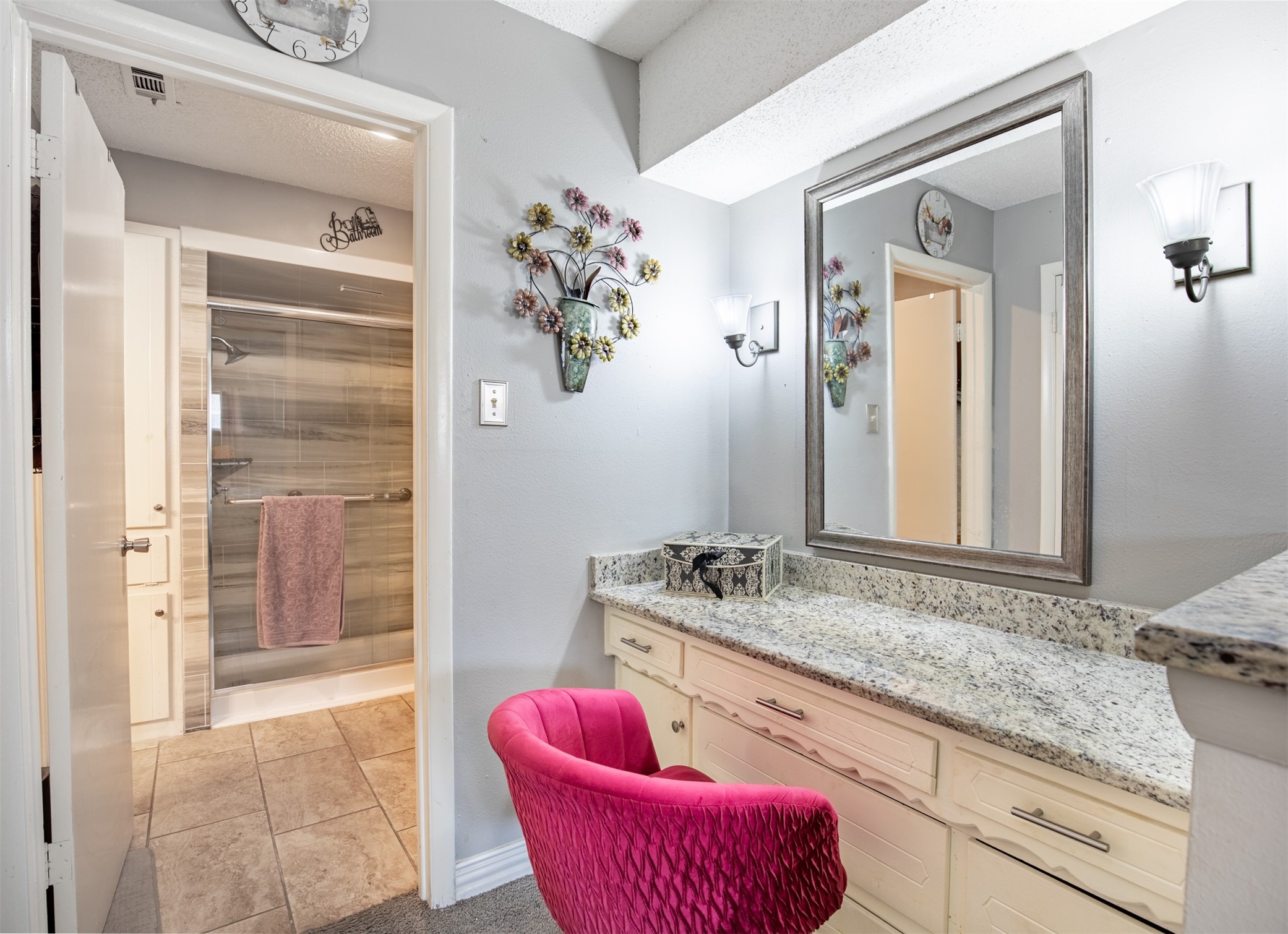 353 Brook Hollow Drive Desoto TX 75115
